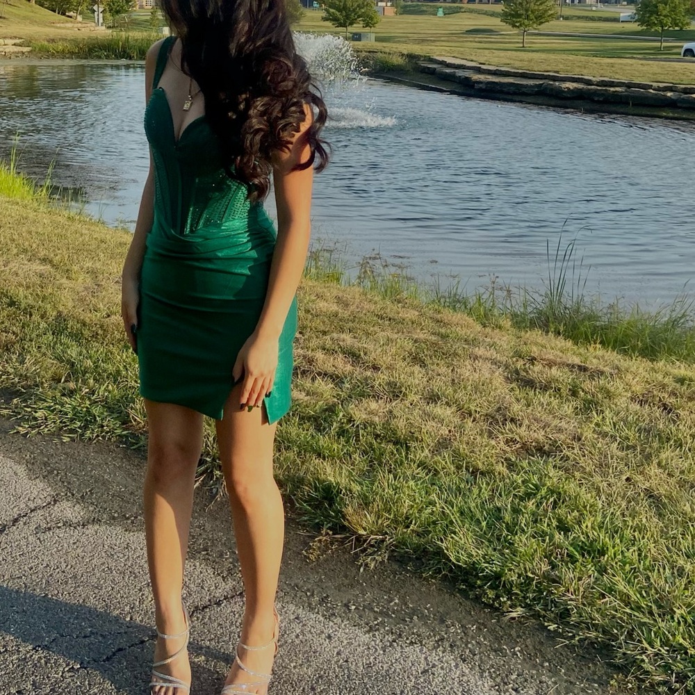 Green Emerald dress - Picture 3 of 3